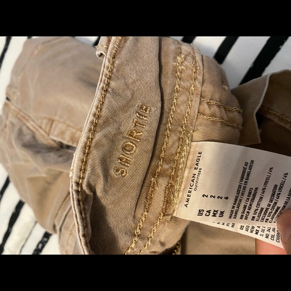 American Eagle Shorts - Picture 2 of 3